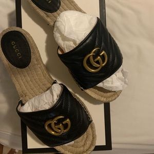 Women black Gucci flat form Pilar Slide Sandals